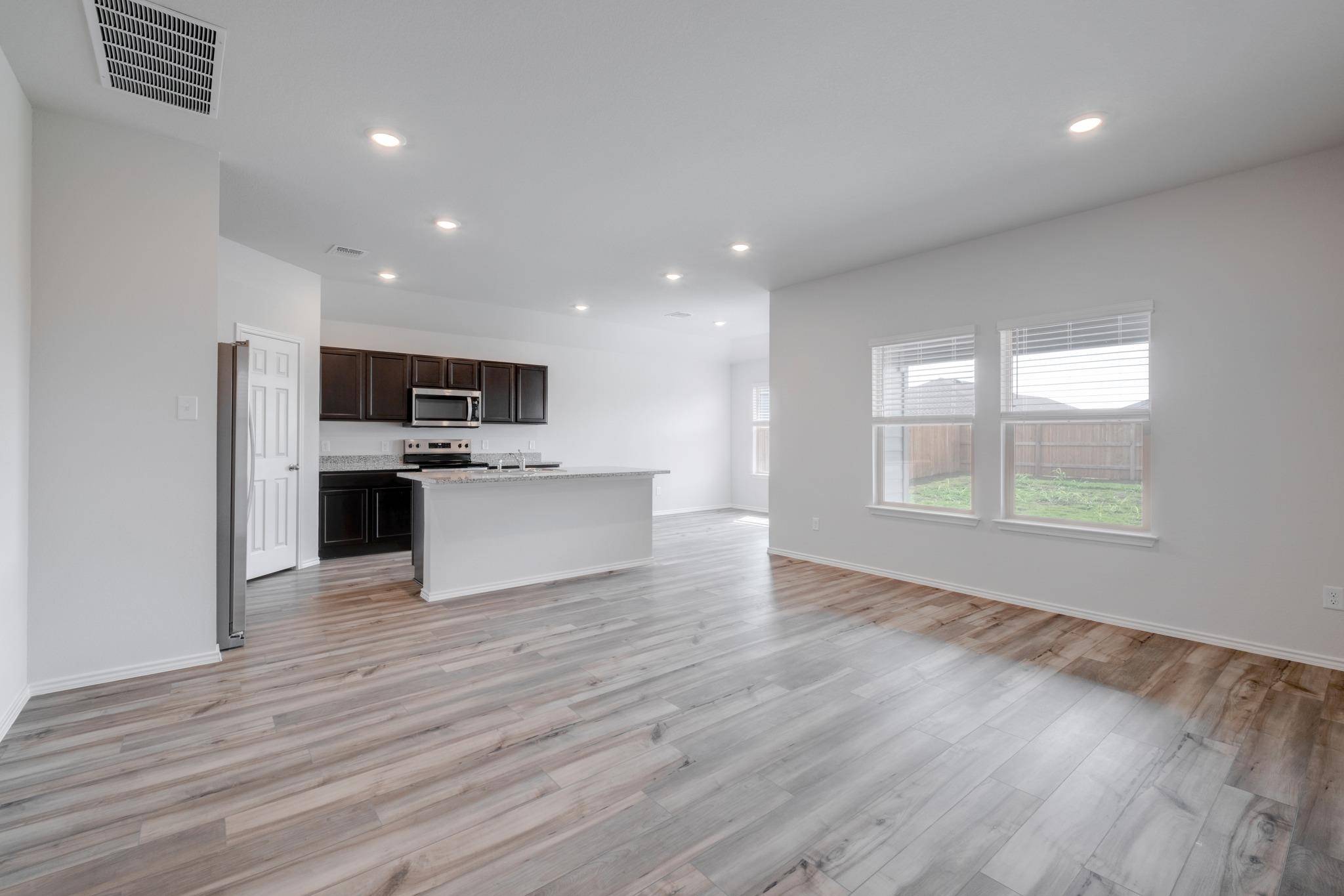 148 McNamara CT, Jarrell, TX 76537