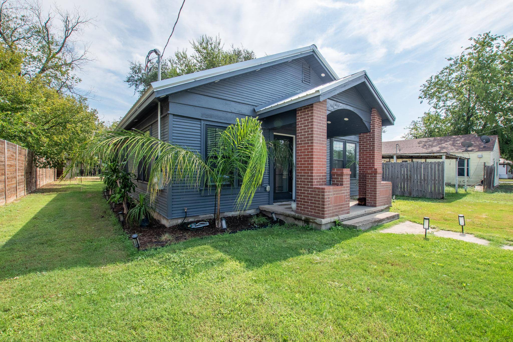 207 S Chestnut ST, Lampasas, TX 76550