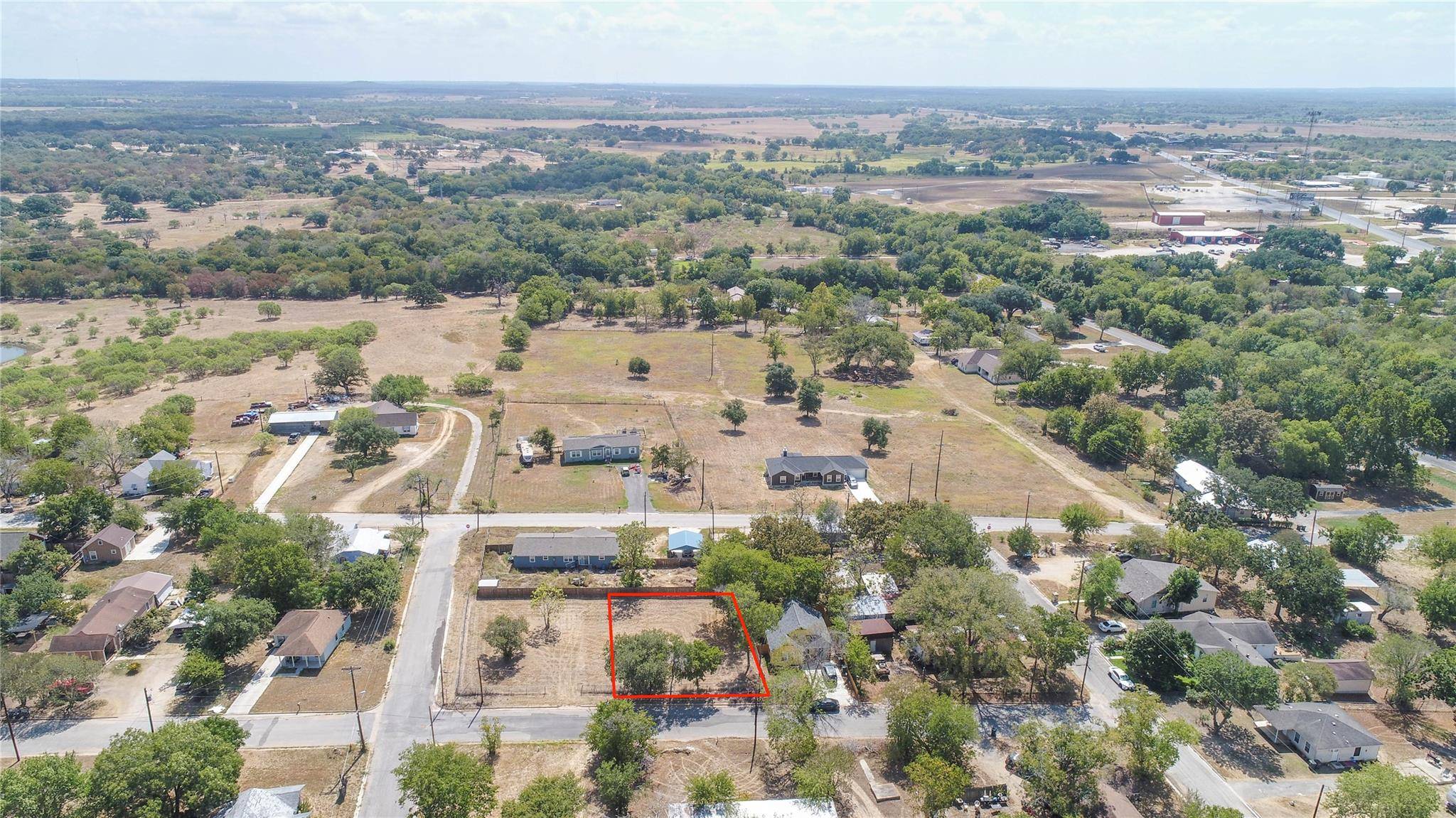 220 Daisy Ave, Luling, TX 78648