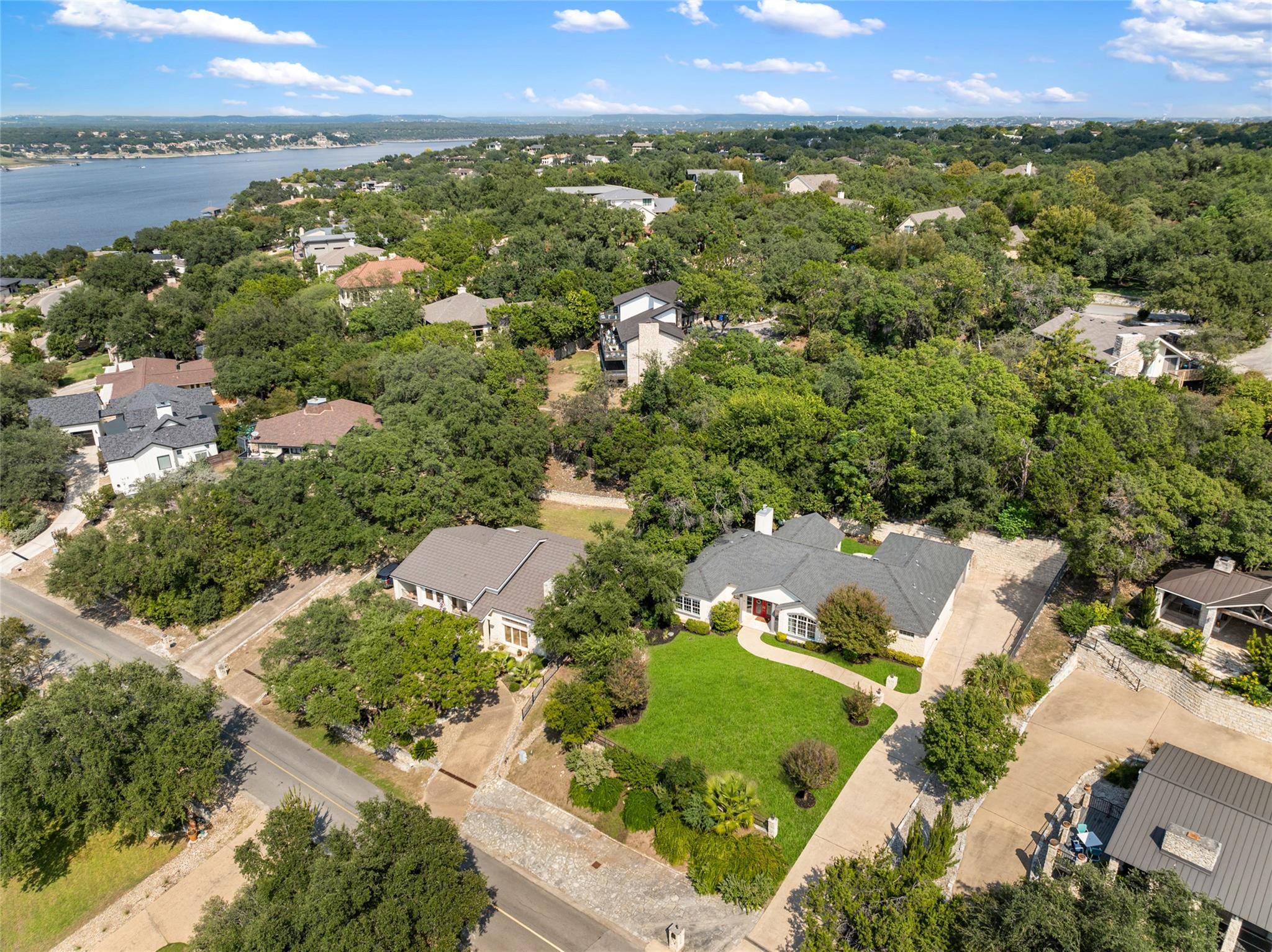 914 Challenger, Lakeway, TX 78734