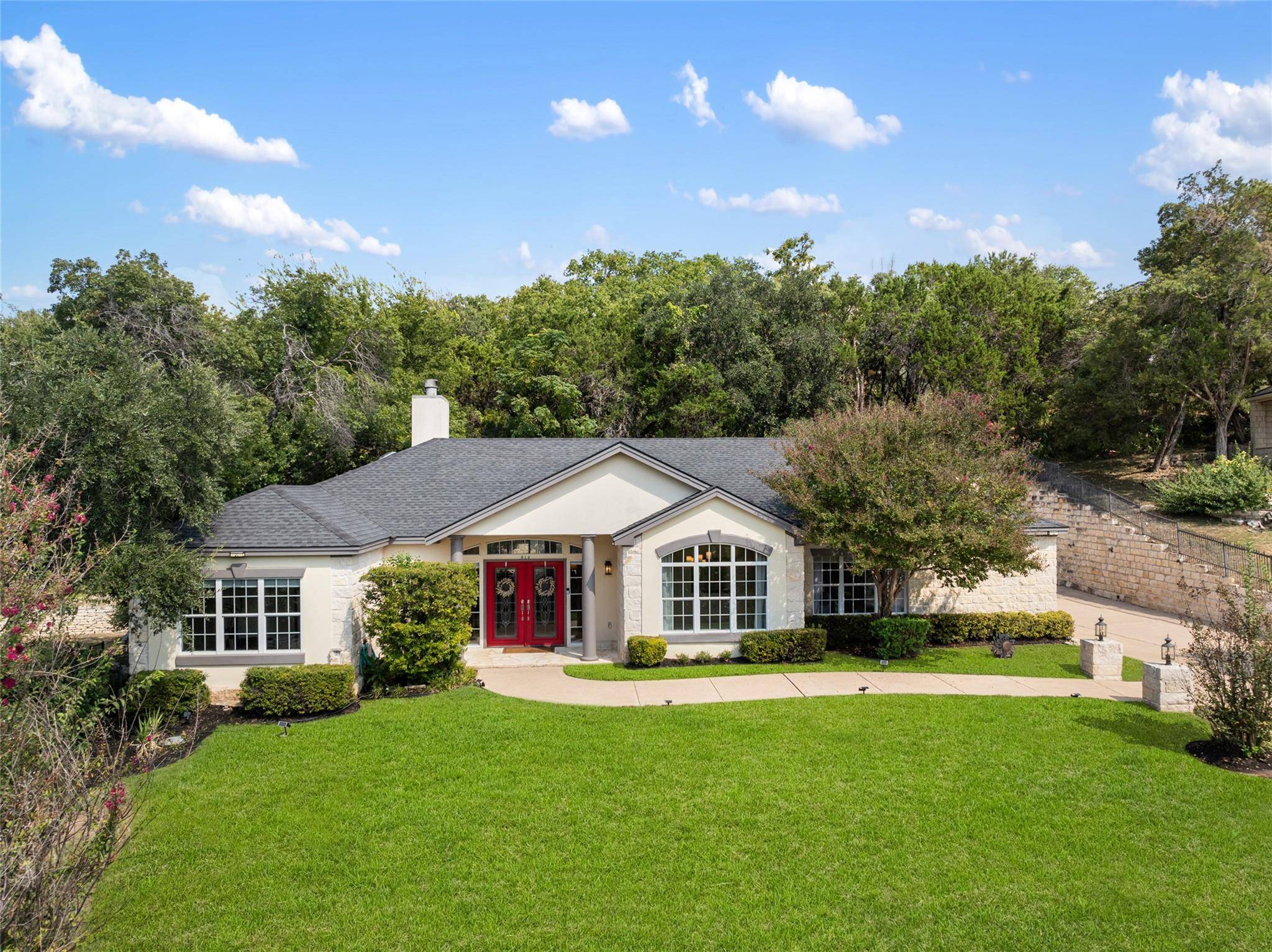 914 Challenger, Lakeway, TX 78734