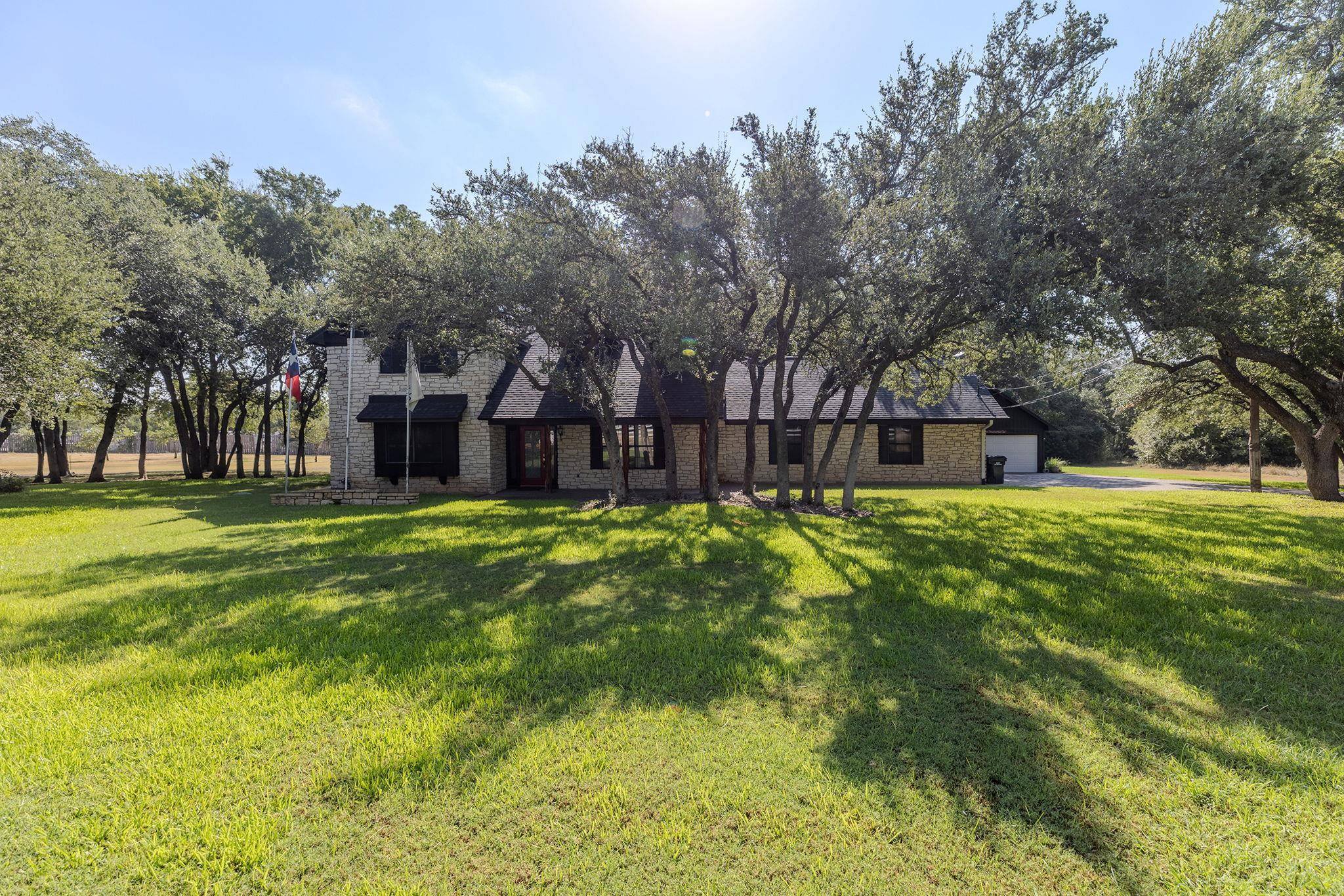 102 Independence DR, Liberty Hill, TX 78642
