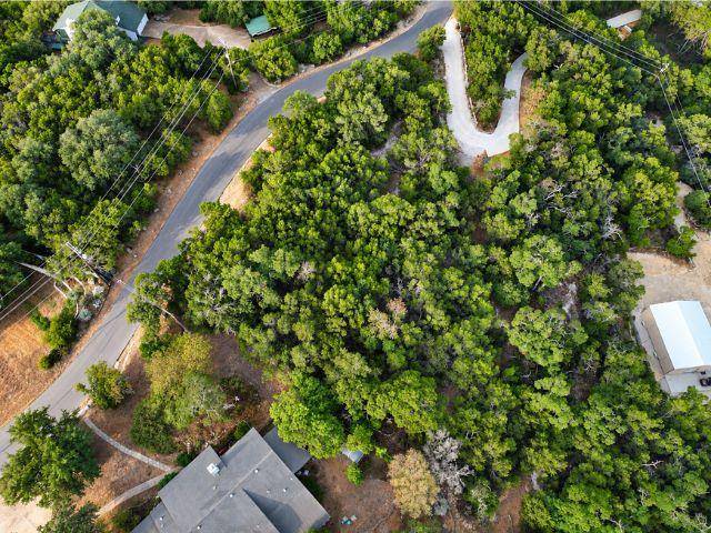 8600 + 8602 Grandview DR, Jonestown, TX 78645