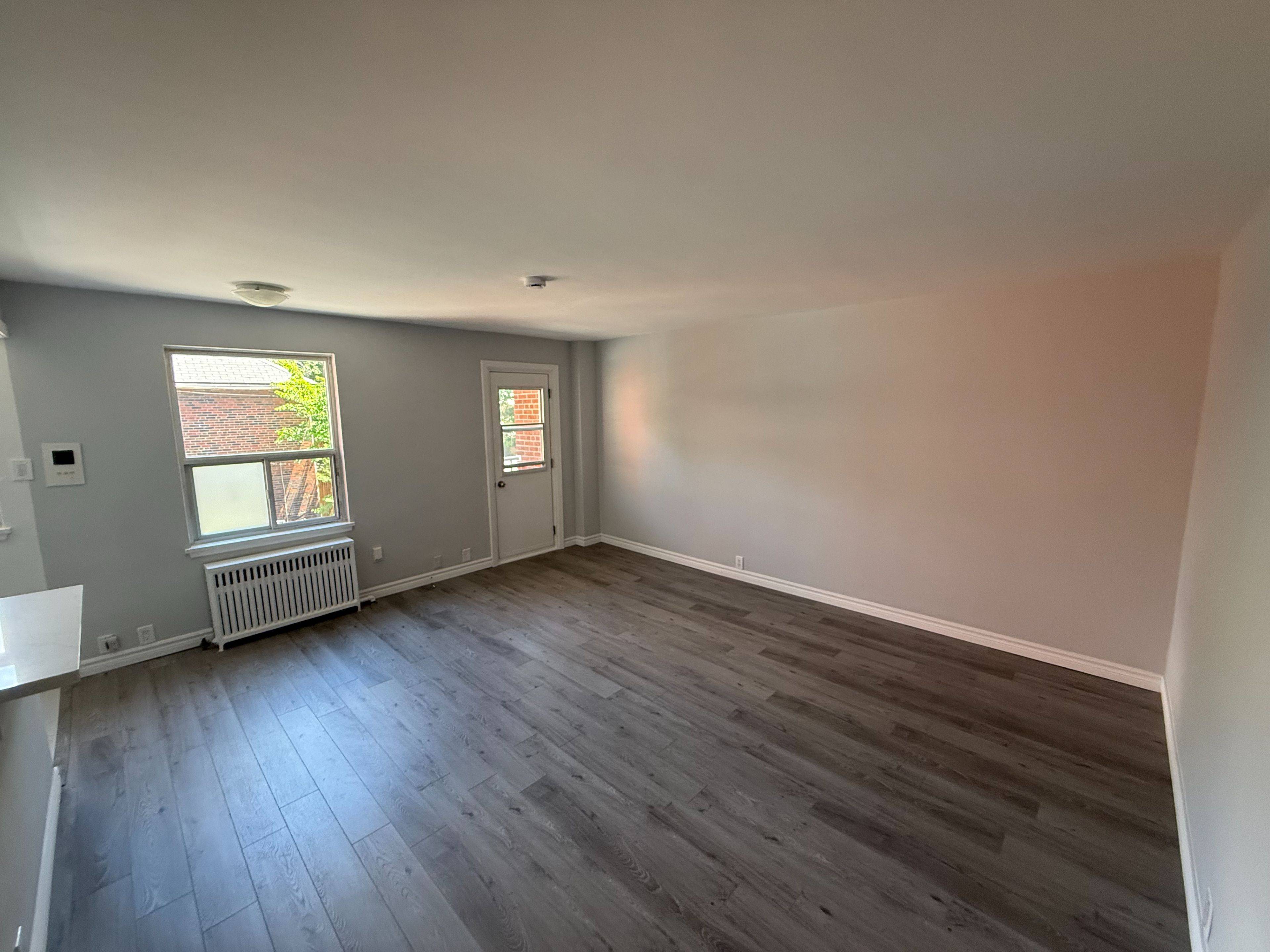 1315 Bayview AVE #106, Toronto C11, ON M4G 2Z8