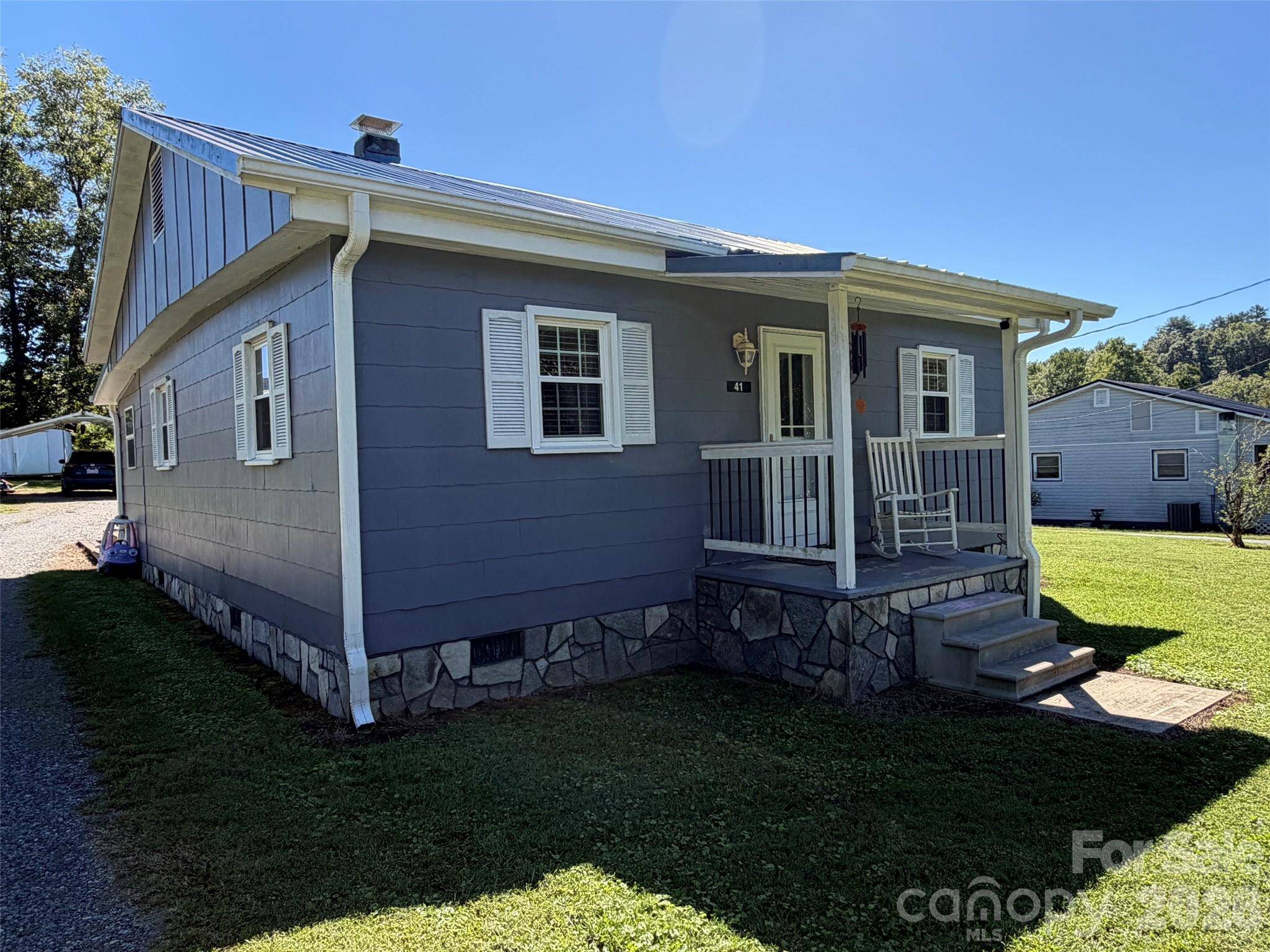 41 Whitner DR, Marion, NC 28752
