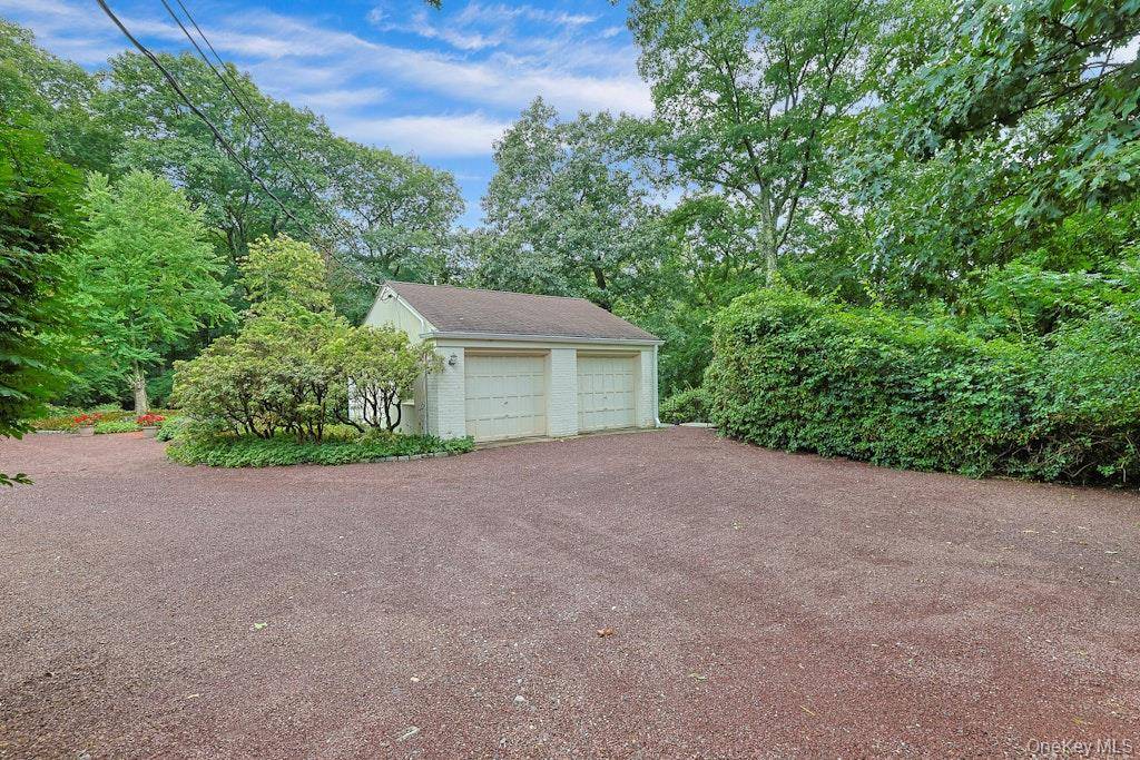 115 Whippoorwill RD, Armonk, NY 10504