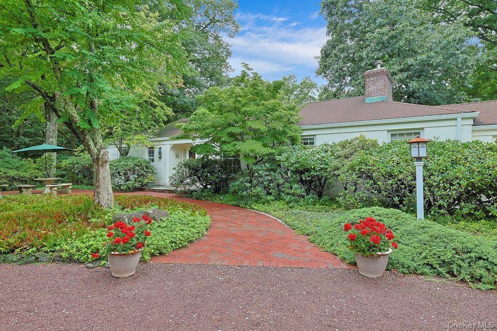 115 Whippoorwill RD, Armonk, NY 10504