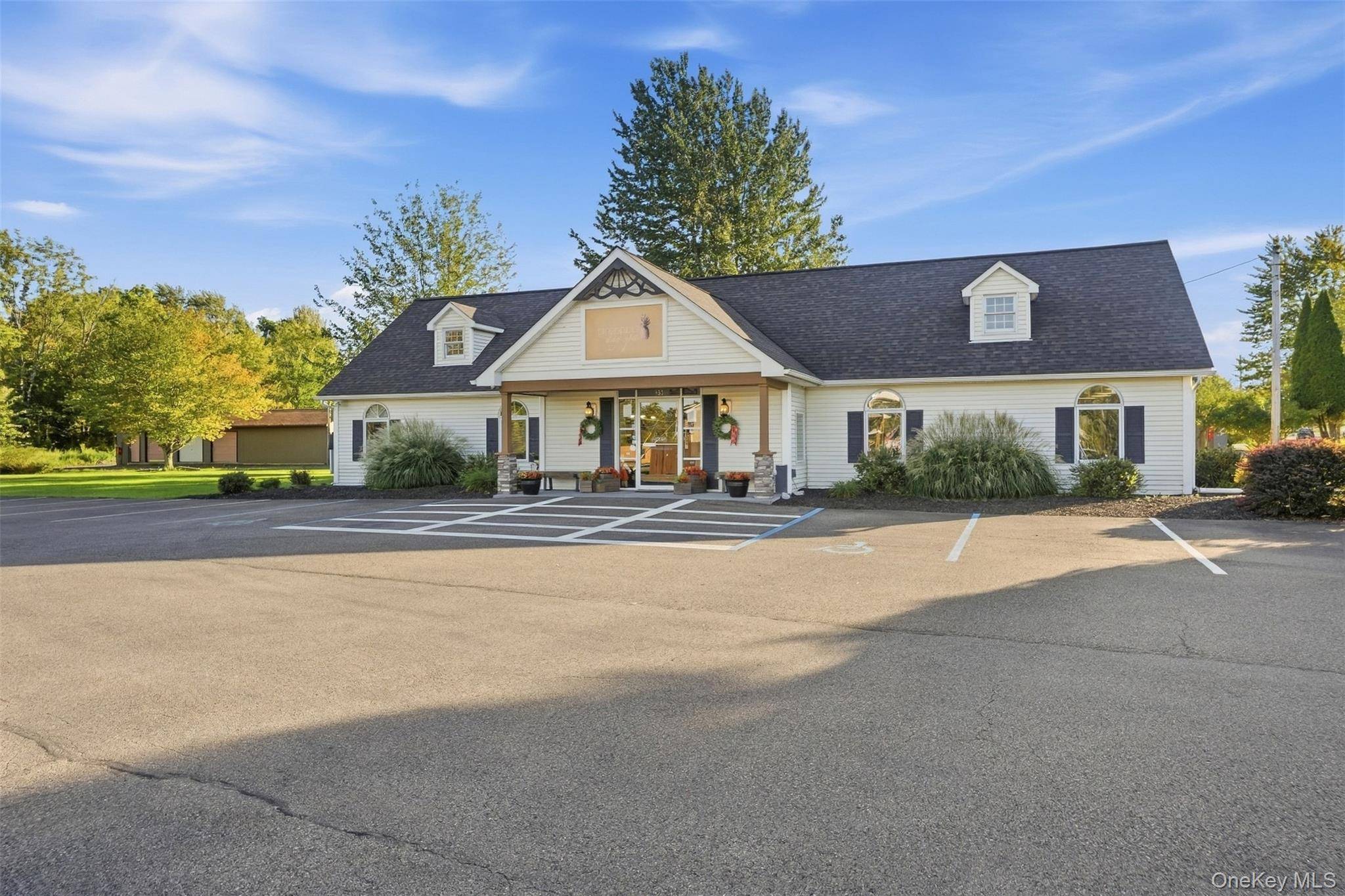 35 Boniface DR, Pine Bush, NY 12566
