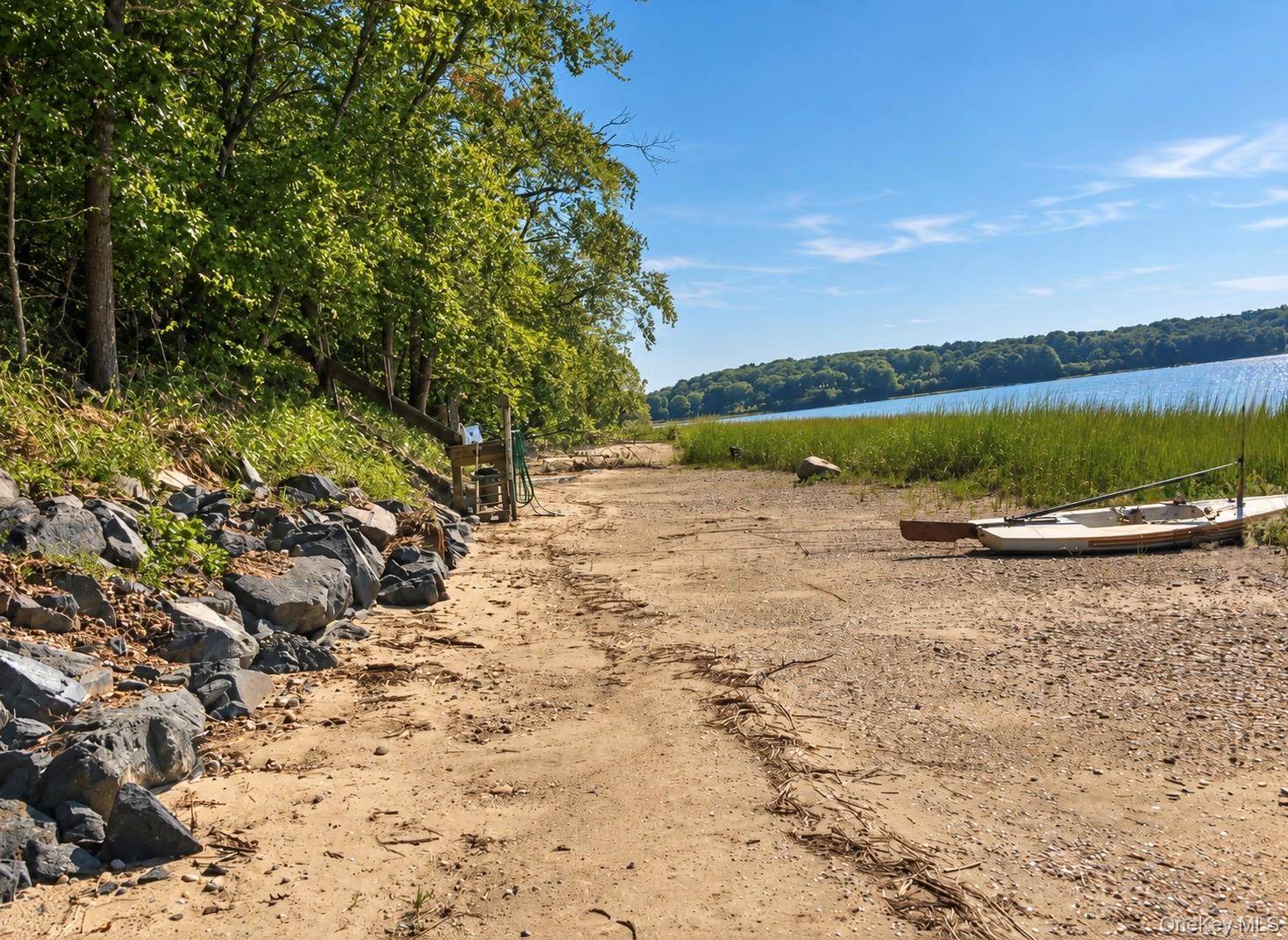 89 Harbor RD, Head Of The Harbor, NY 11780