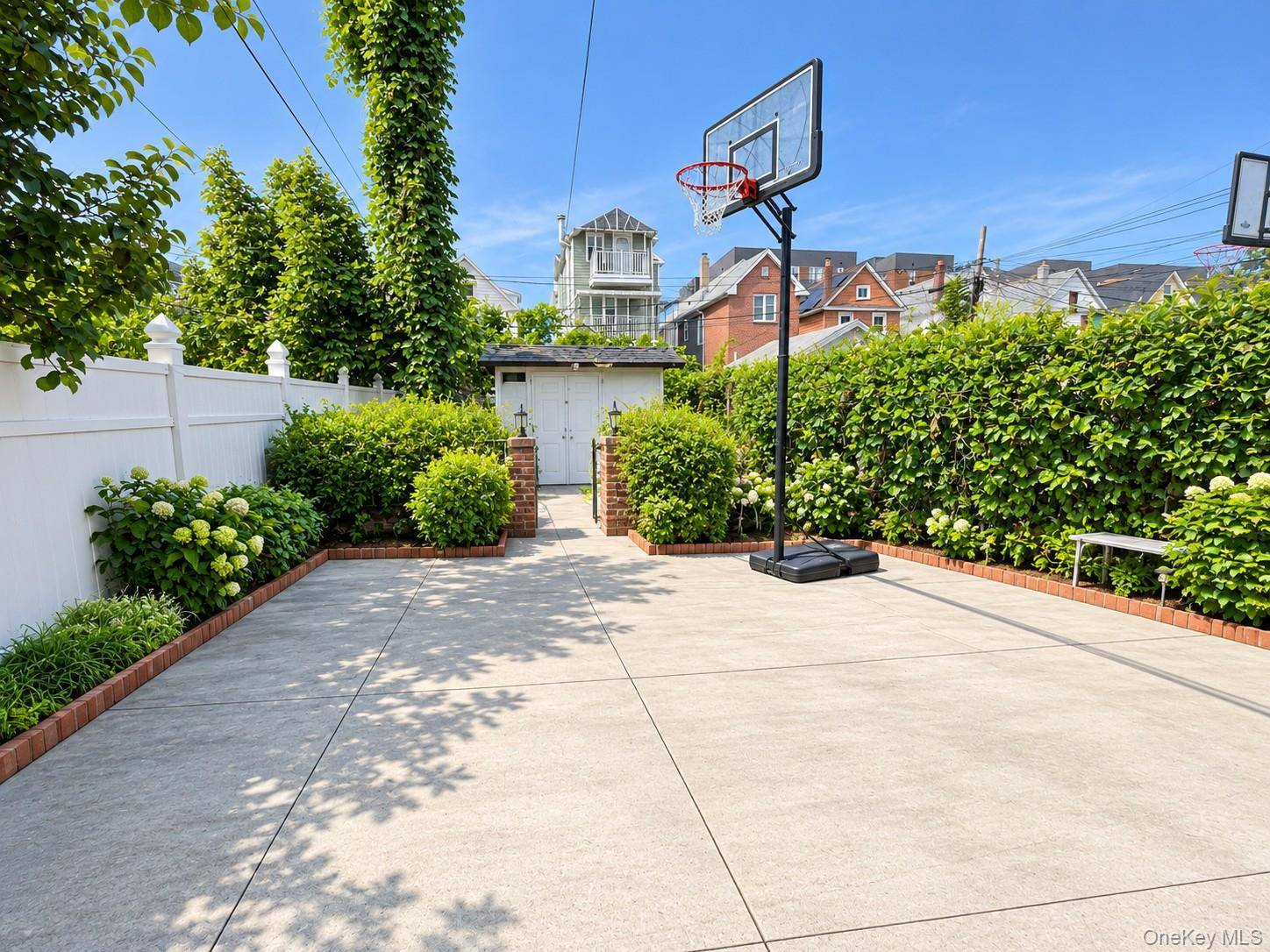 8427 Corona AVE, Elmhurst, NY 11373