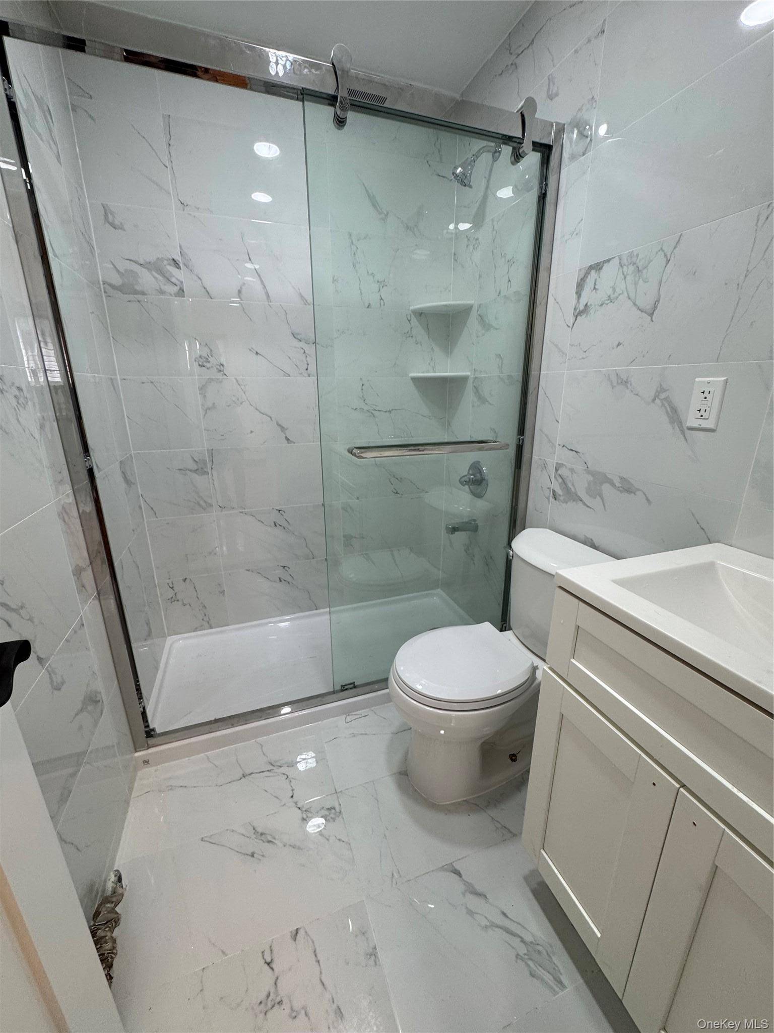 116-09 91st AVE #2nd fl, Richmond Hill, NY 11418