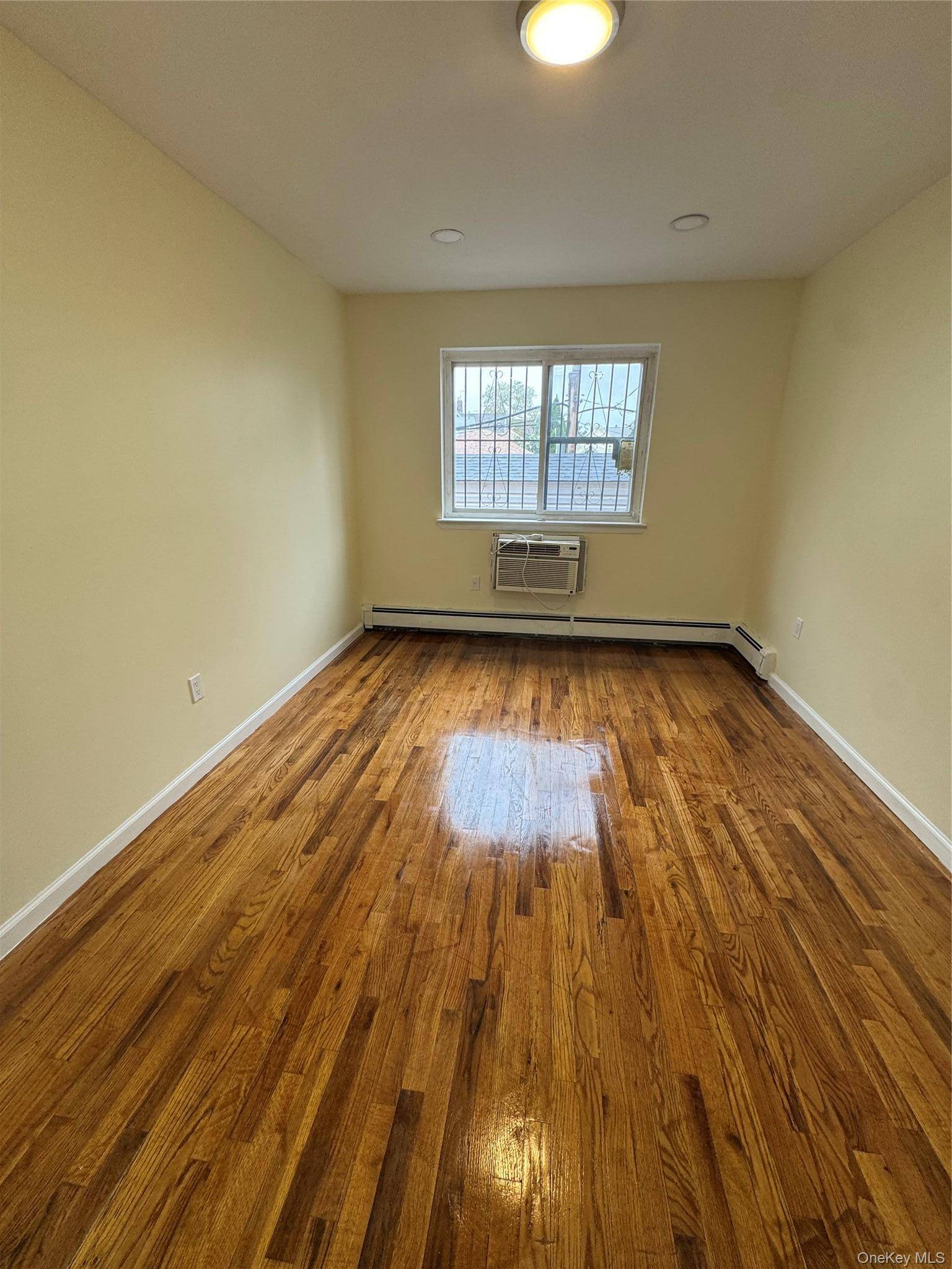 116-09 91st AVE #2nd fl, Richmond Hill, NY 11418