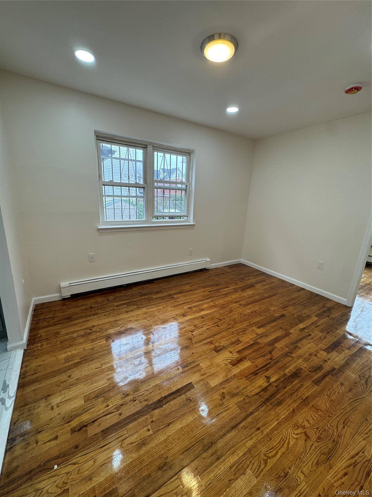 116-09 91st AVE #2nd fl, Richmond Hill, NY 11418