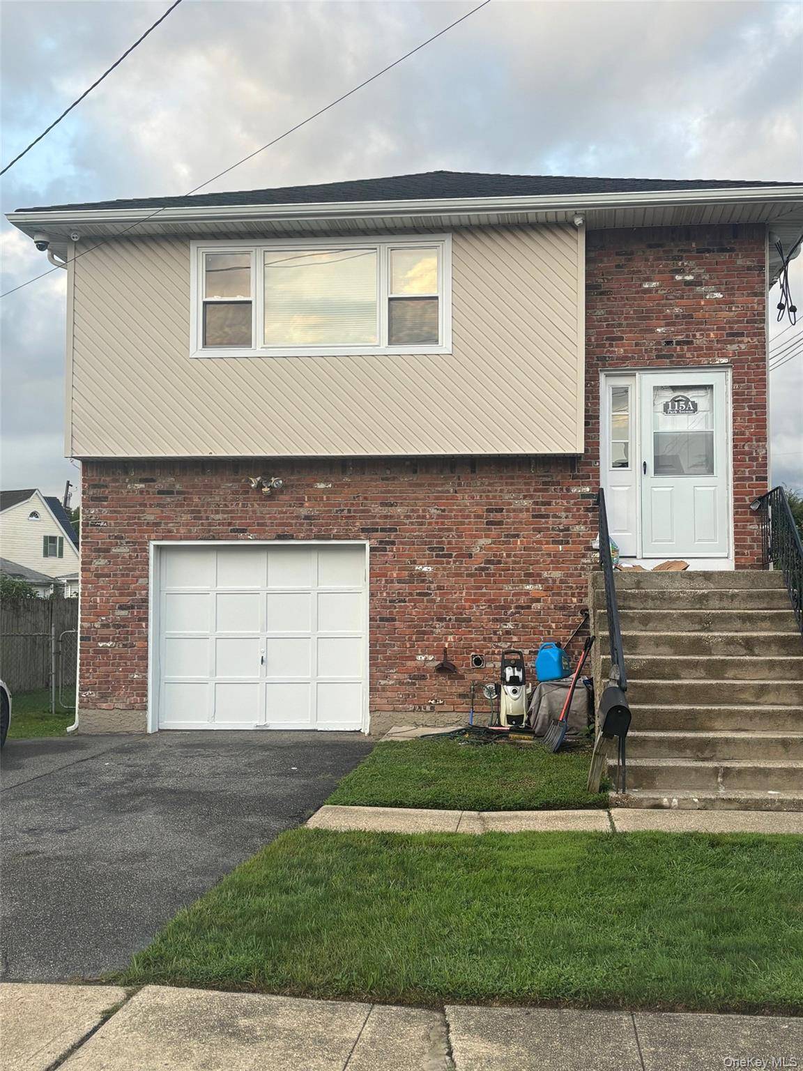 115 Park AVE #A, Hicksville, NY 11801