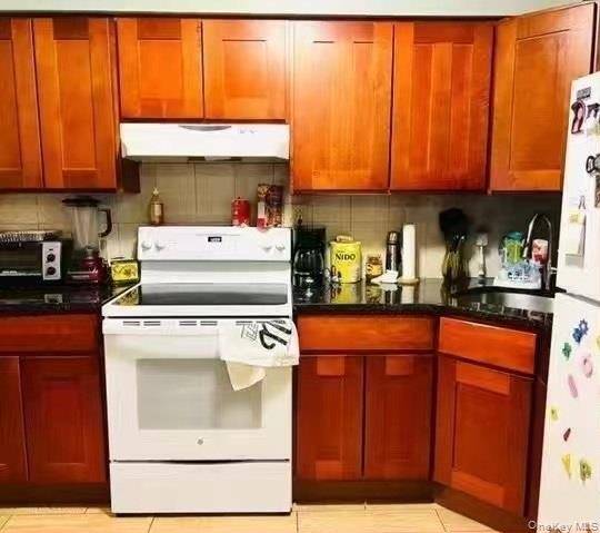 4588 161st ST, Flushing, NY 11358