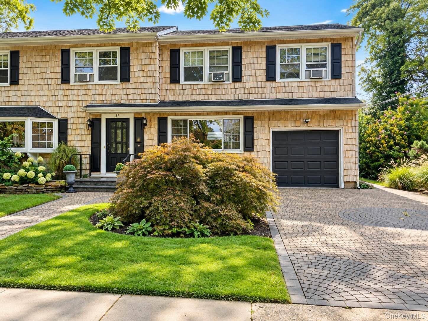 37 Bayberry AVE, Garden City, NY 11530