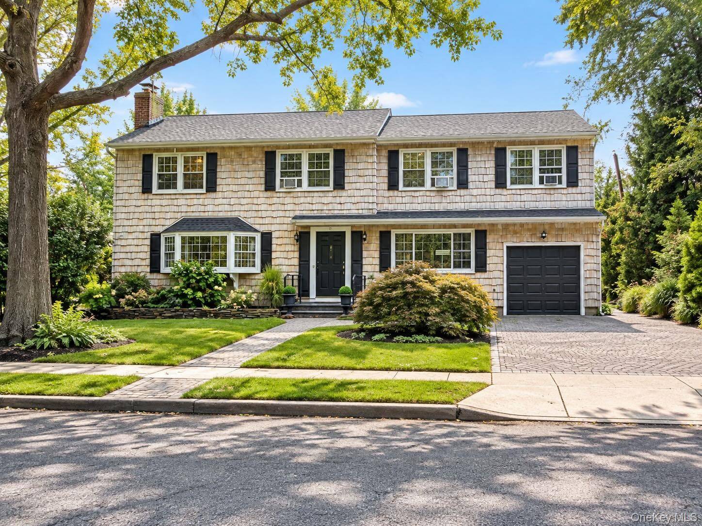 37 Bayberry AVE, Garden City, NY 11530