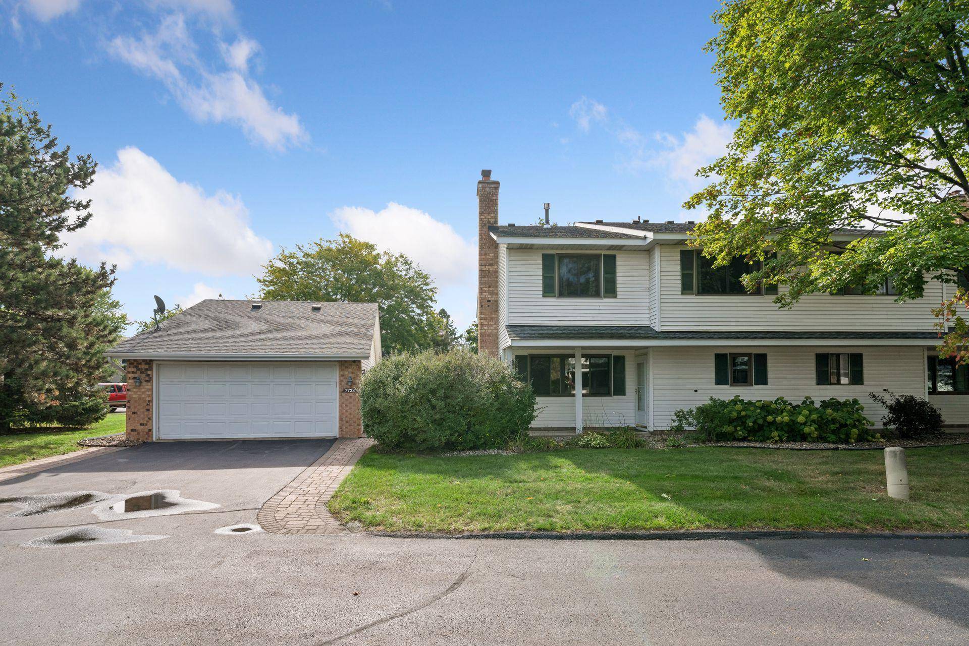 7723 157th ST W, Apple Valley, MN 55124