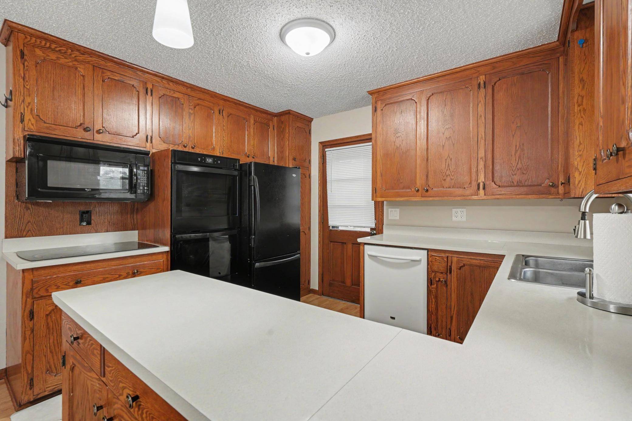 2728 119th AVE NW, Coon Rapids, MN 55433
