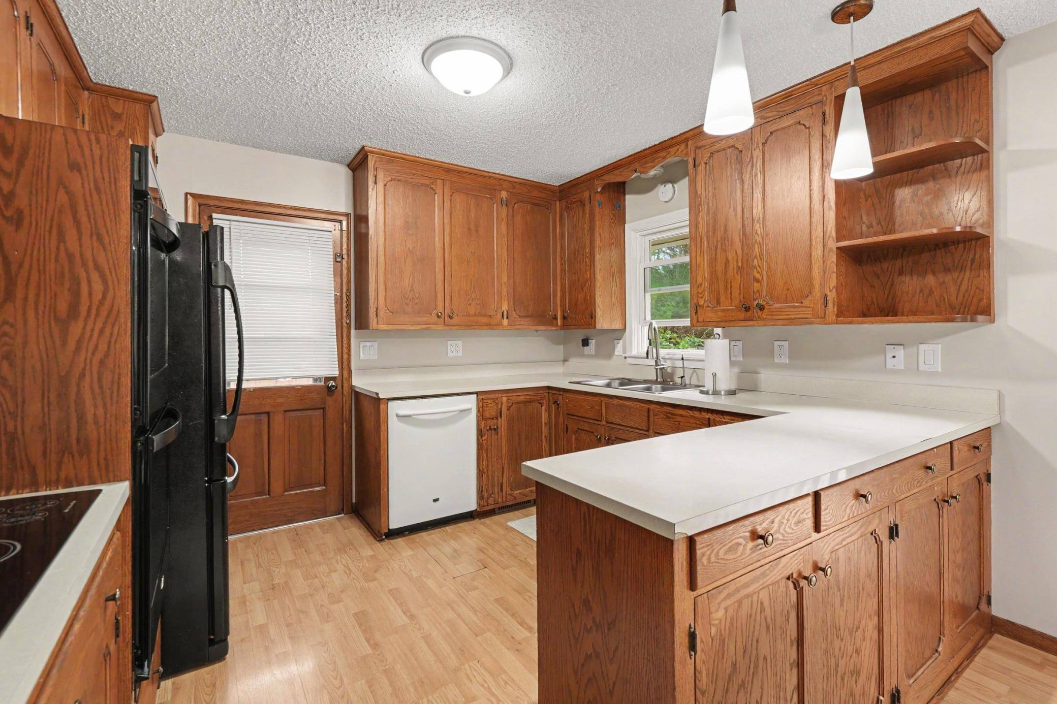 2728 119th AVE NW, Coon Rapids, MN 55433