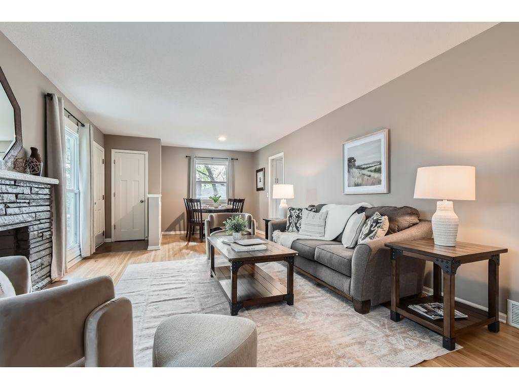 1316 Holdridge TER, Wayzata, MN 55391