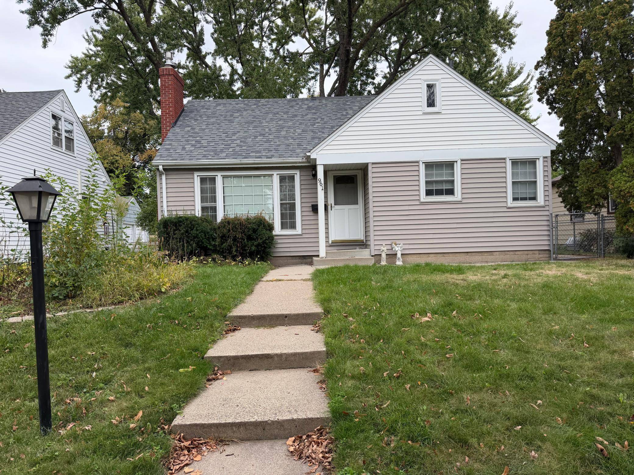961 California AVE W, Saint Paul, MN 55117