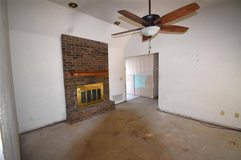 2007 Mary AVE, Seminole, OK 74868