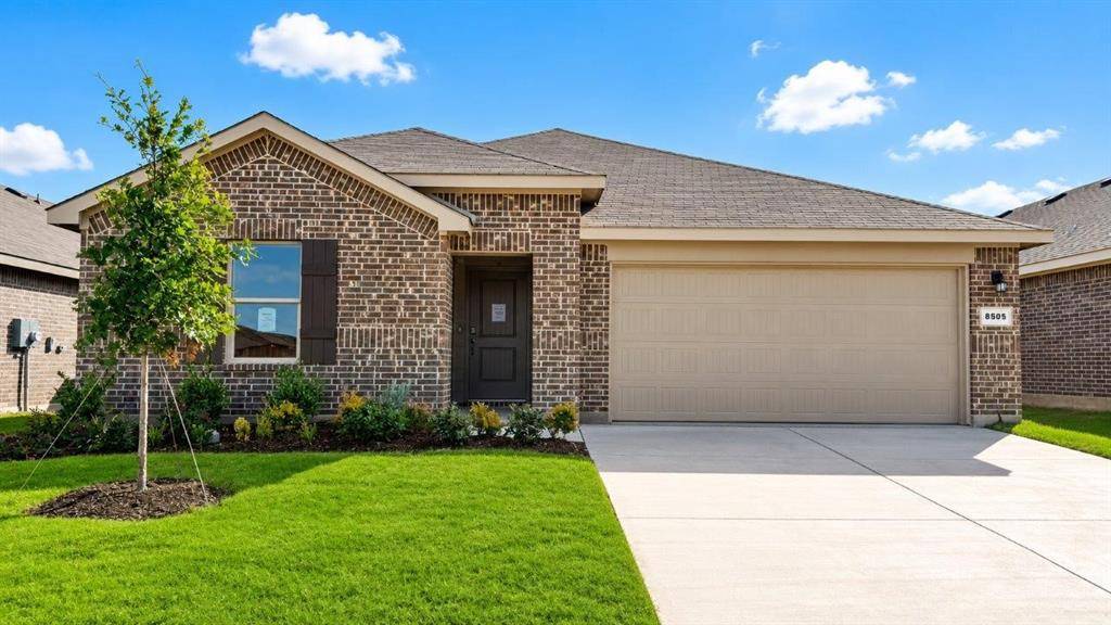 8505 BLUEBONNET BEND Road, Fort Worth, TX 76131