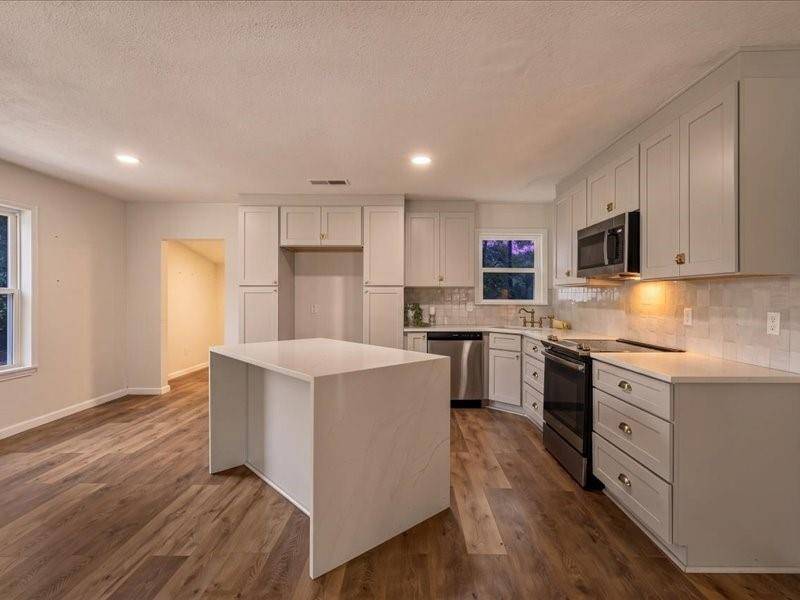 8846 County Road 2448, Tool, TX 75143