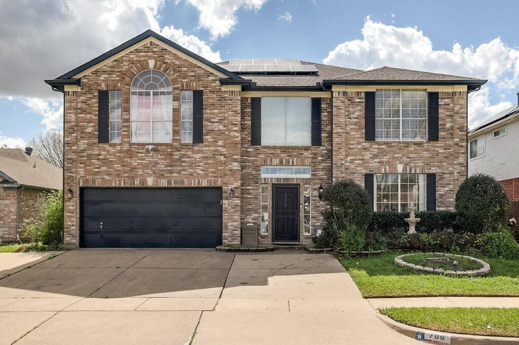 706 Gentry Drive, Arlington, TX 76018