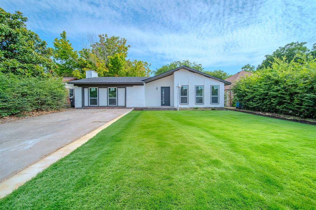 821 Lexington Drive, Lancaster, TX 75134