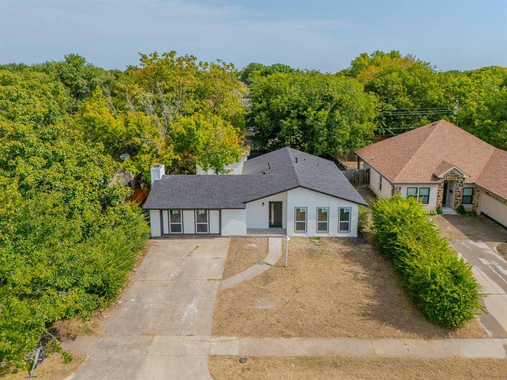 821 Lexington Drive, Lancaster, TX 75134