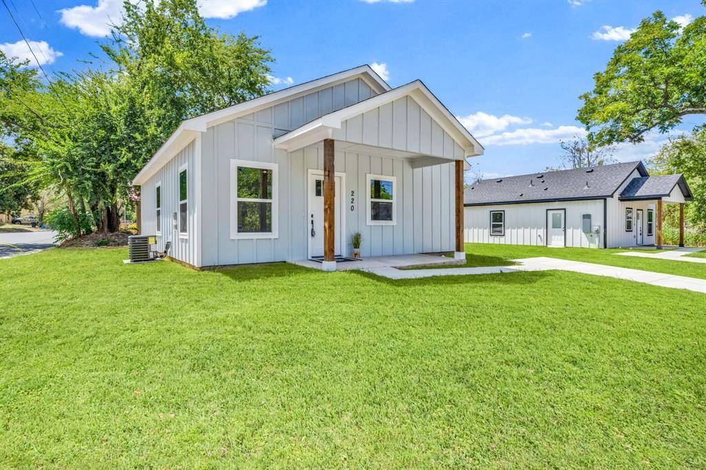 220 Calvert Street, Sulphur Springs, TX 75482