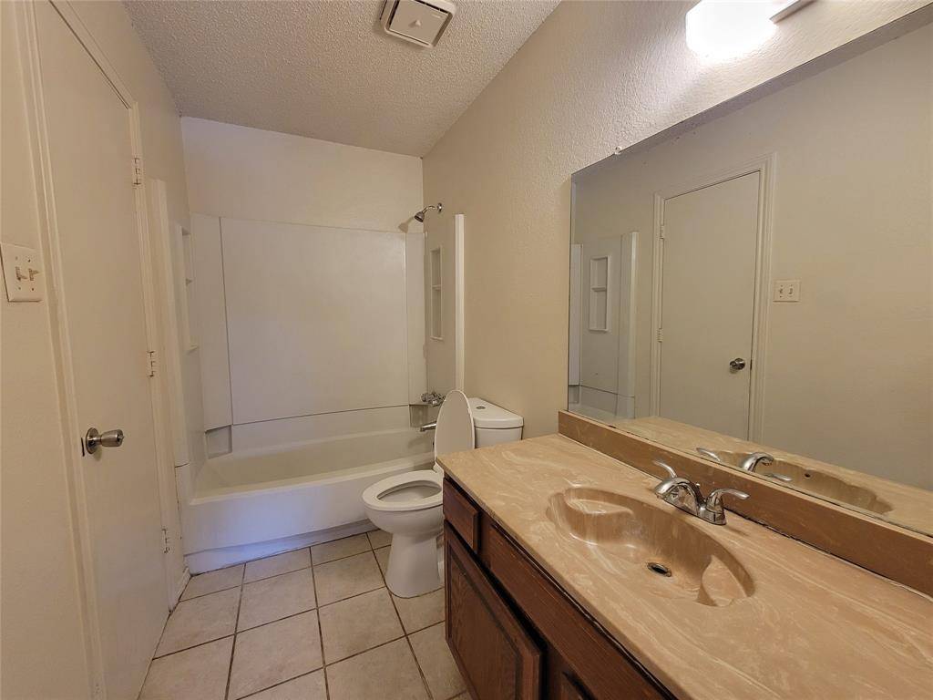 1324 Bluffview Drive #B, Seagoville, TX 75159