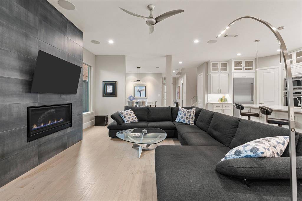 6811 Del Norte Lane, Dallas, TX 75225