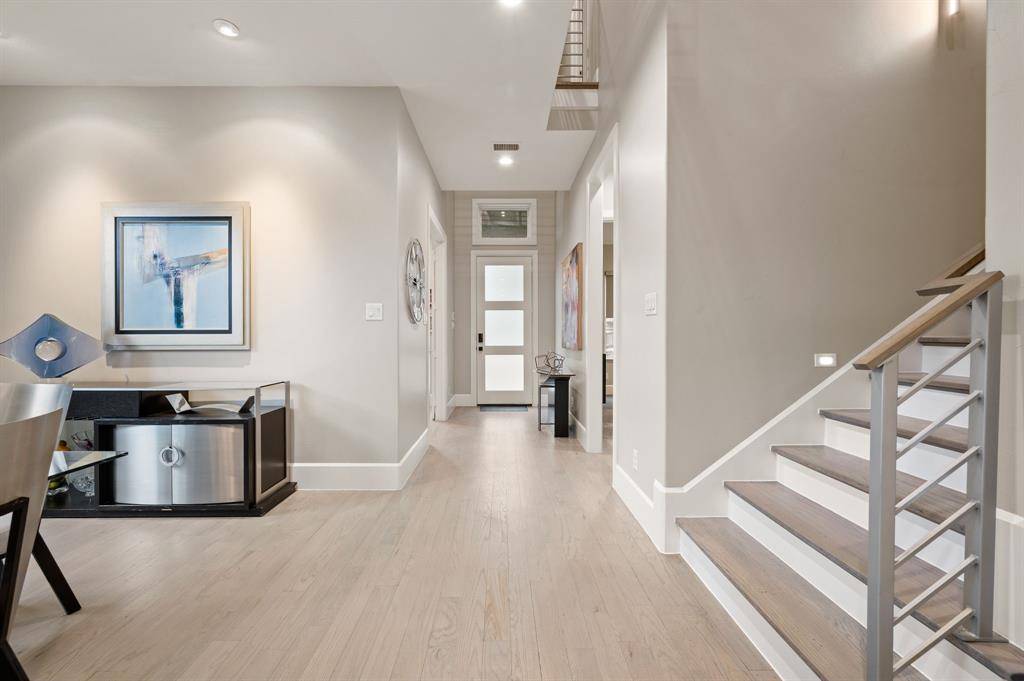 6811 Del Norte Lane, Dallas, TX 75225