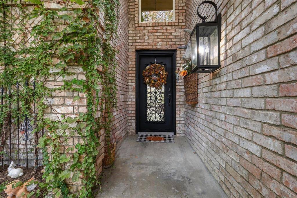 904 Hills Creek Drive, Mckinney, TX 75072