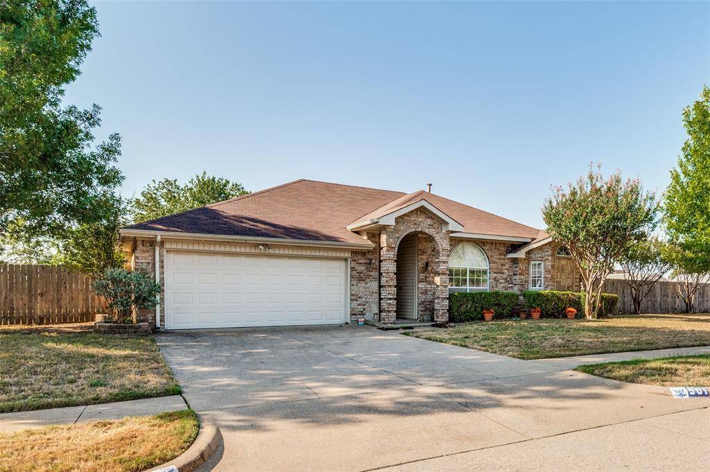901 Mccomb Lane, Cedar Hill, TX 75104