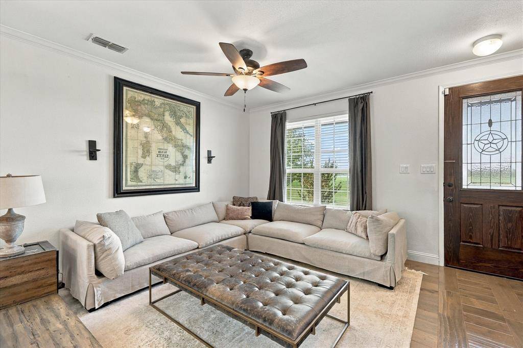 3109 Spotted Fawn Drive, Fort Worth, TX 76108