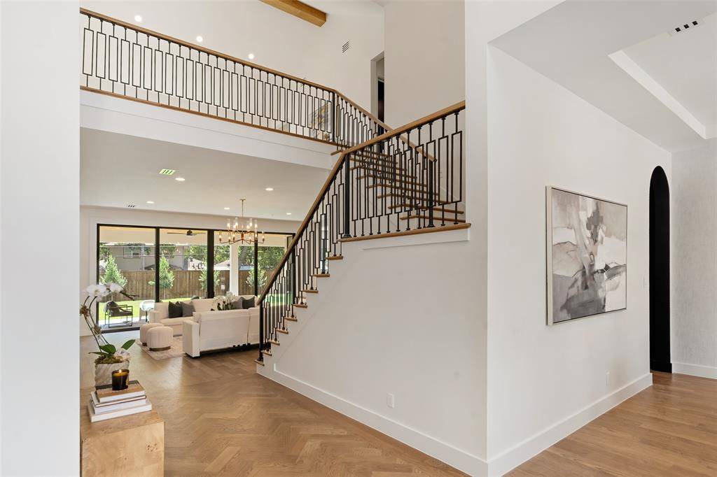 5840 Charlestown Drive, Dallas, TX 75230