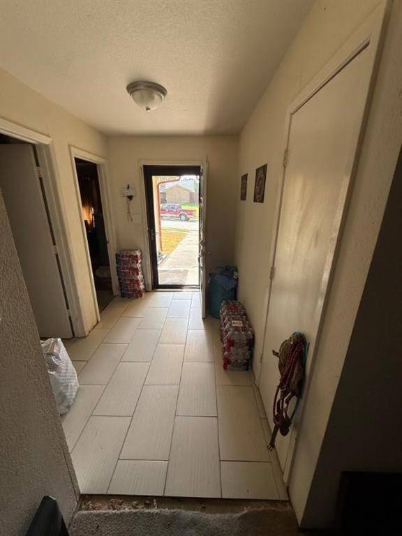 705 Angle Ridge Circle, Garland, TX 75043