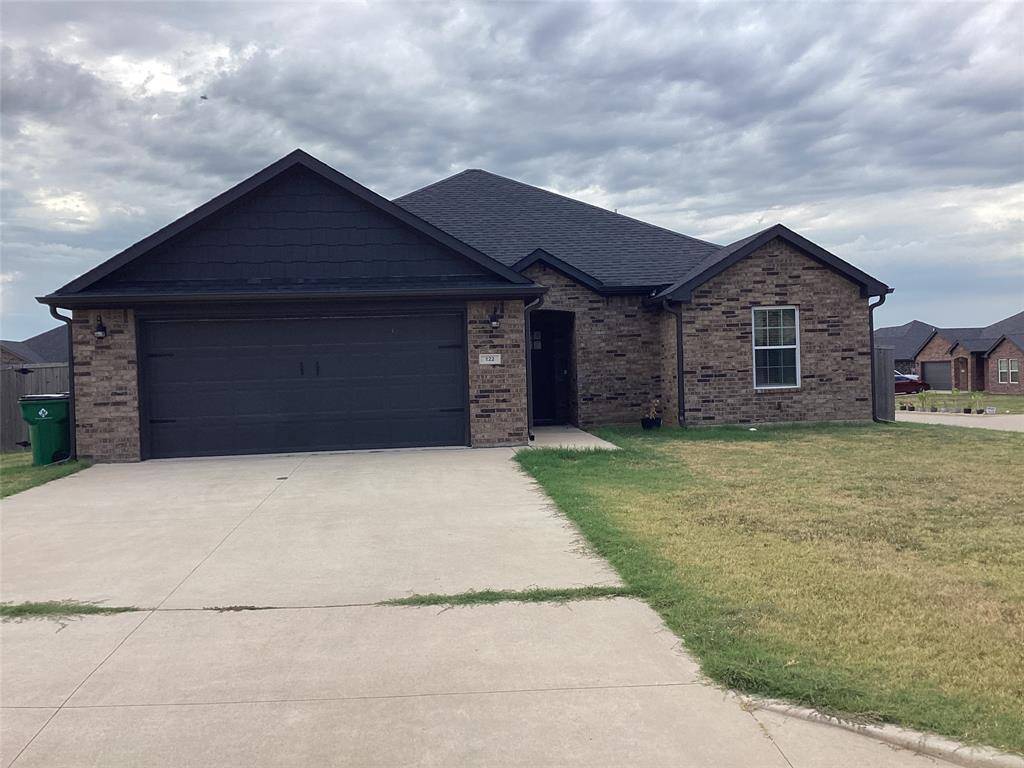 122 NORTH MEADOWS Street, Pottsboro, TX 75076