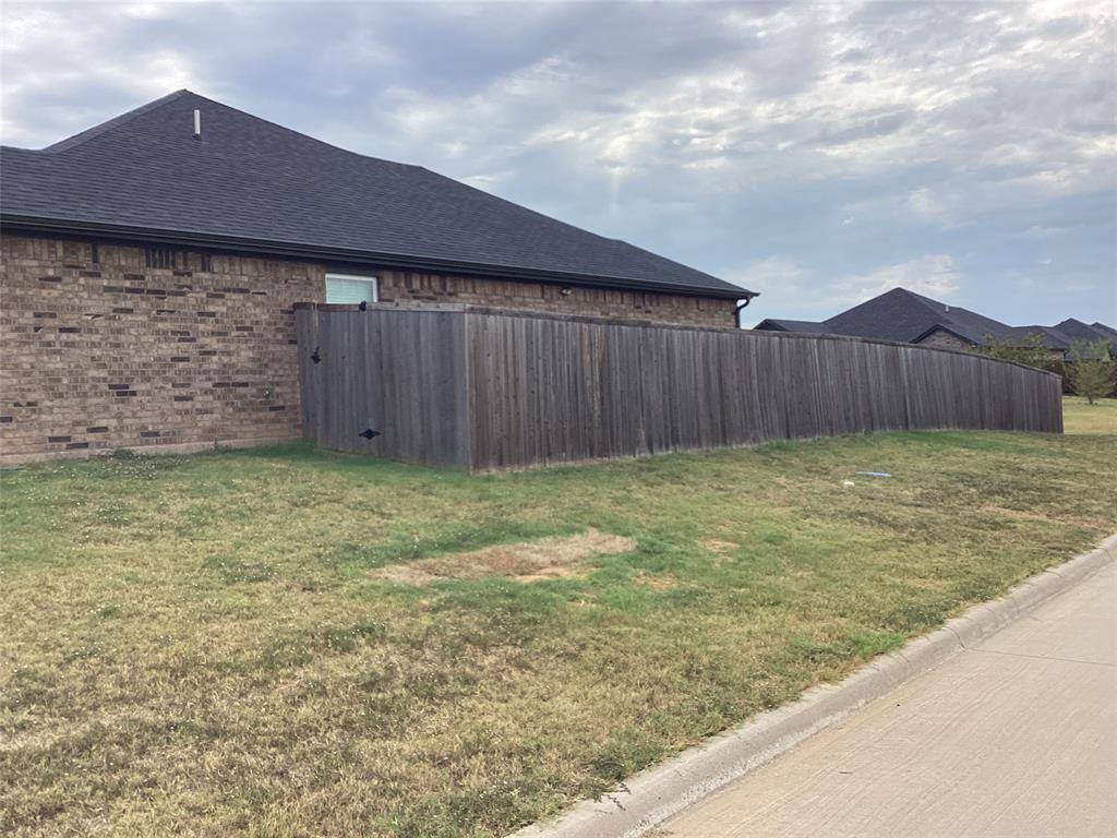 122 NORTH MEADOWS Street, Pottsboro, TX 75076