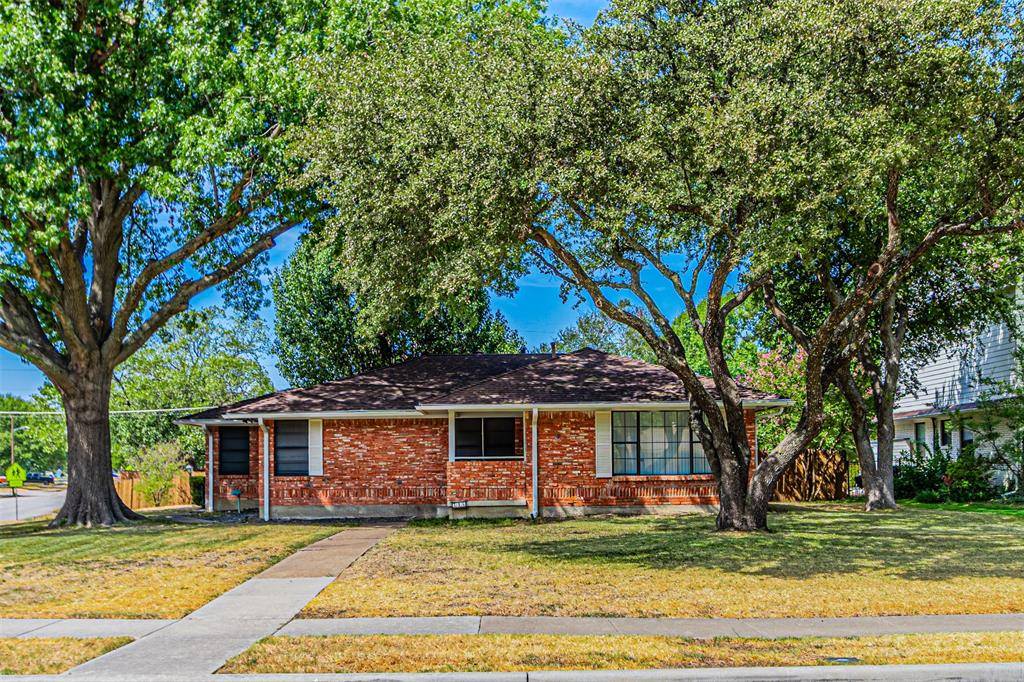 216 S Lois Lane, Richardson, TX 75081