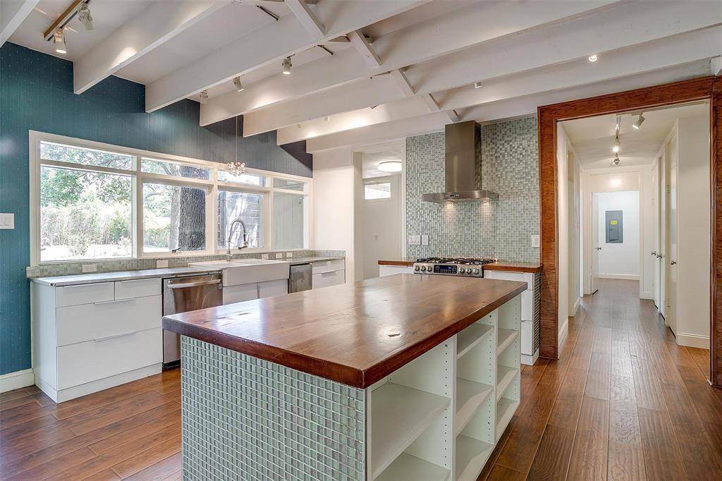 1625 S Davis, Arlington, TX 76013