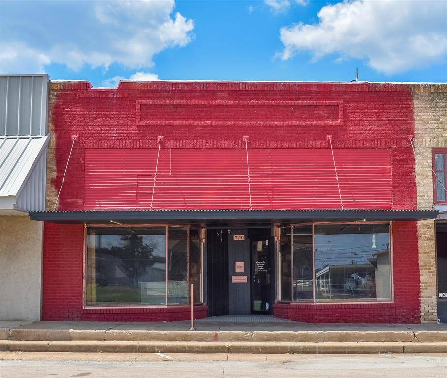 210 S Blackburn Street, Brady, TX 76825