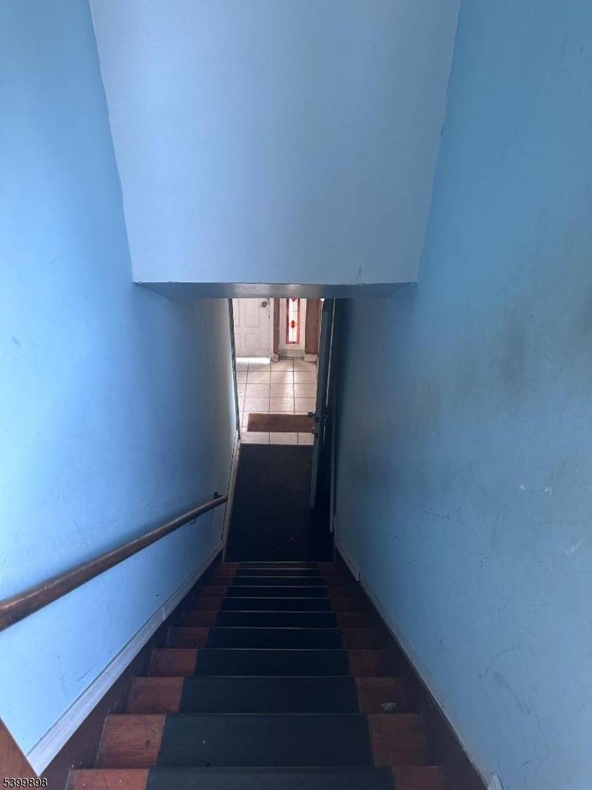152 Jacques St, Elizabeth City, NJ 07201