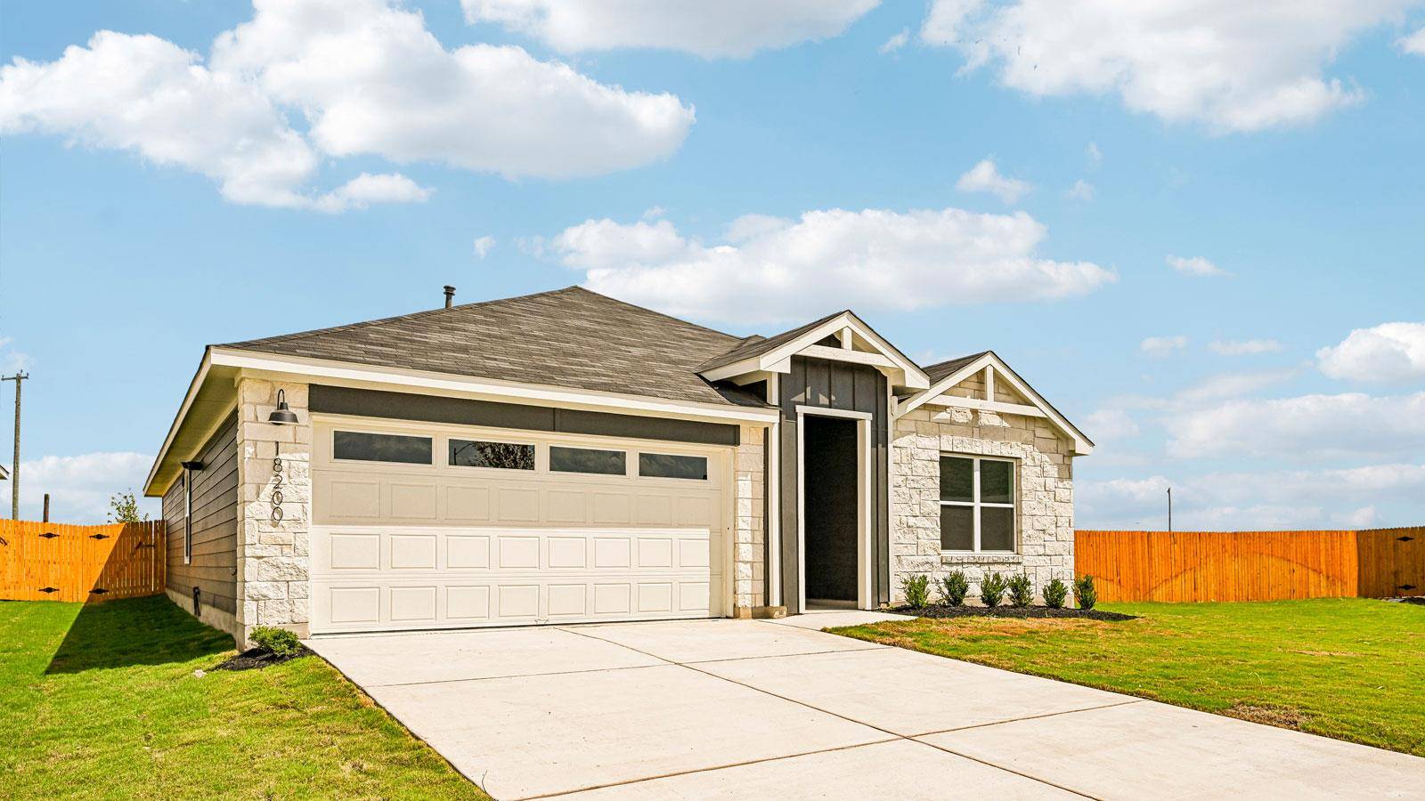 18200 Blazing Ranch LN, Manor, TX 78653