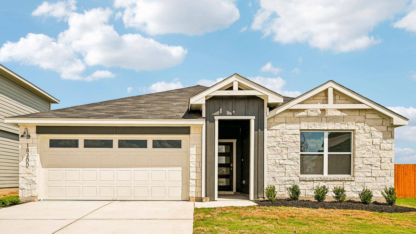 18200 Blazing Ranch LN, Manor, TX 78653