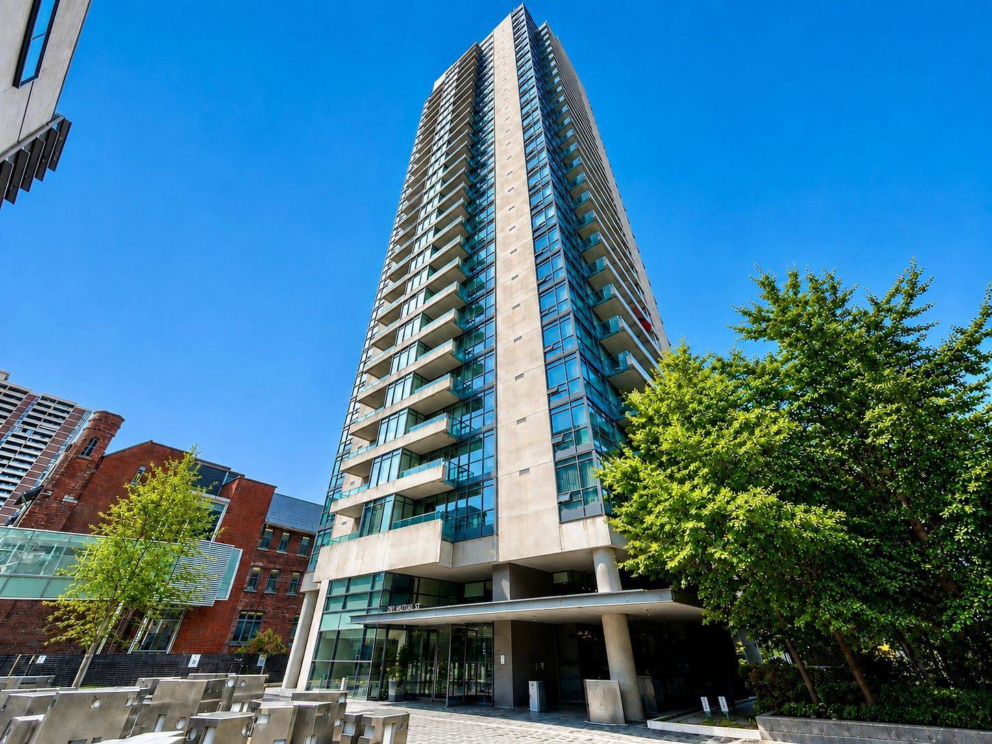 281 Mutual ST #2408, Toronto C08, ON M4Y 3C4